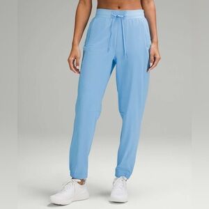 Lululemon Athletica (10) License to Train High-Rise Jogger Pant in Aero Blue